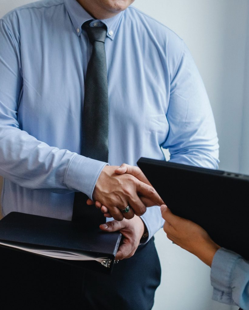 pexels-sora-shimazaki-5668839